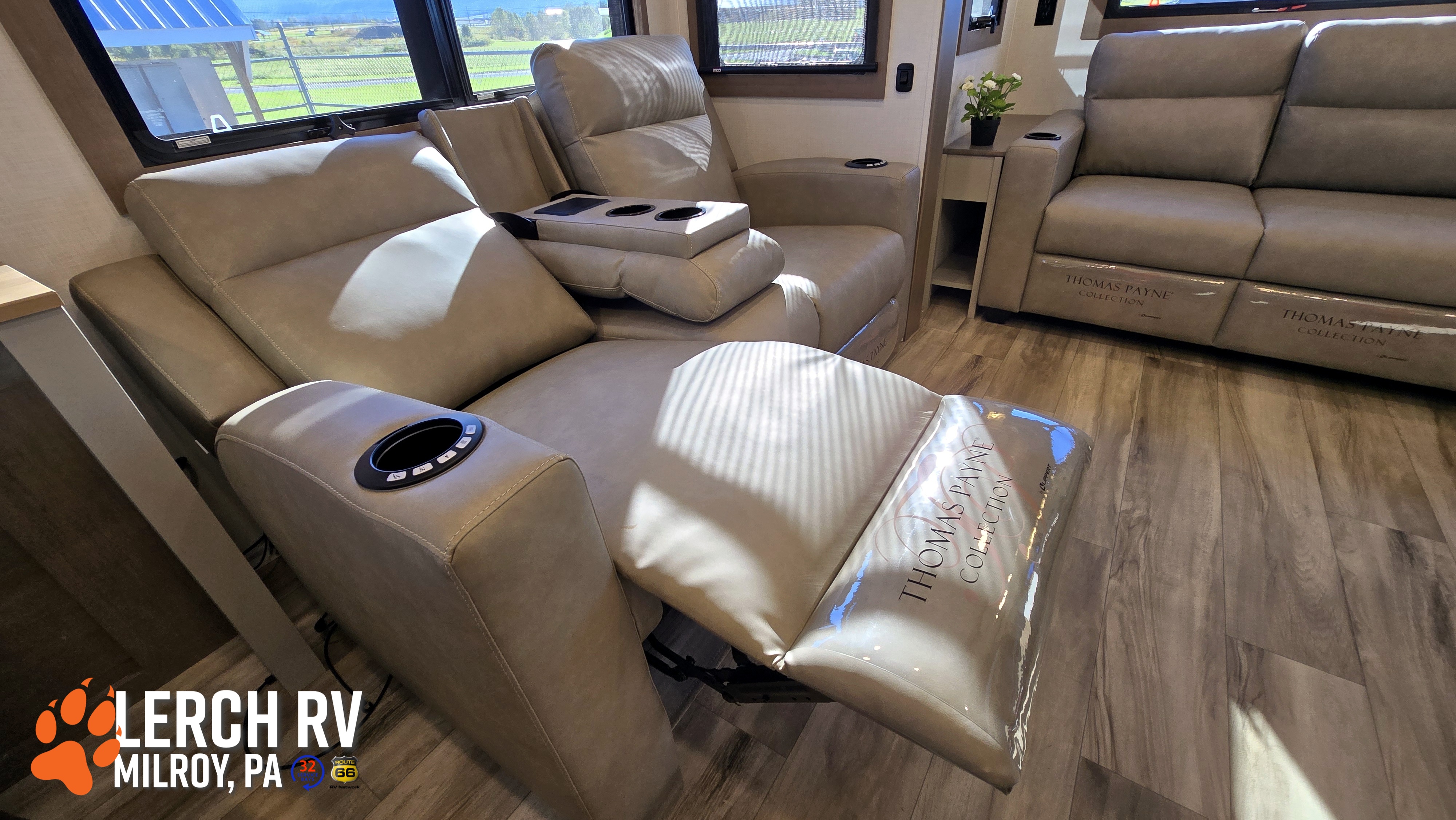 2027 KZ RV Durango Gold G366FBQ - Image 23