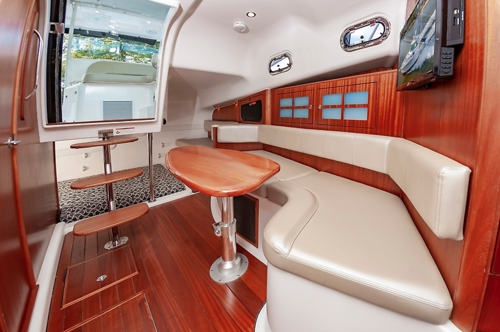 2015 PURSUIT 385 OS Base - Image 23
