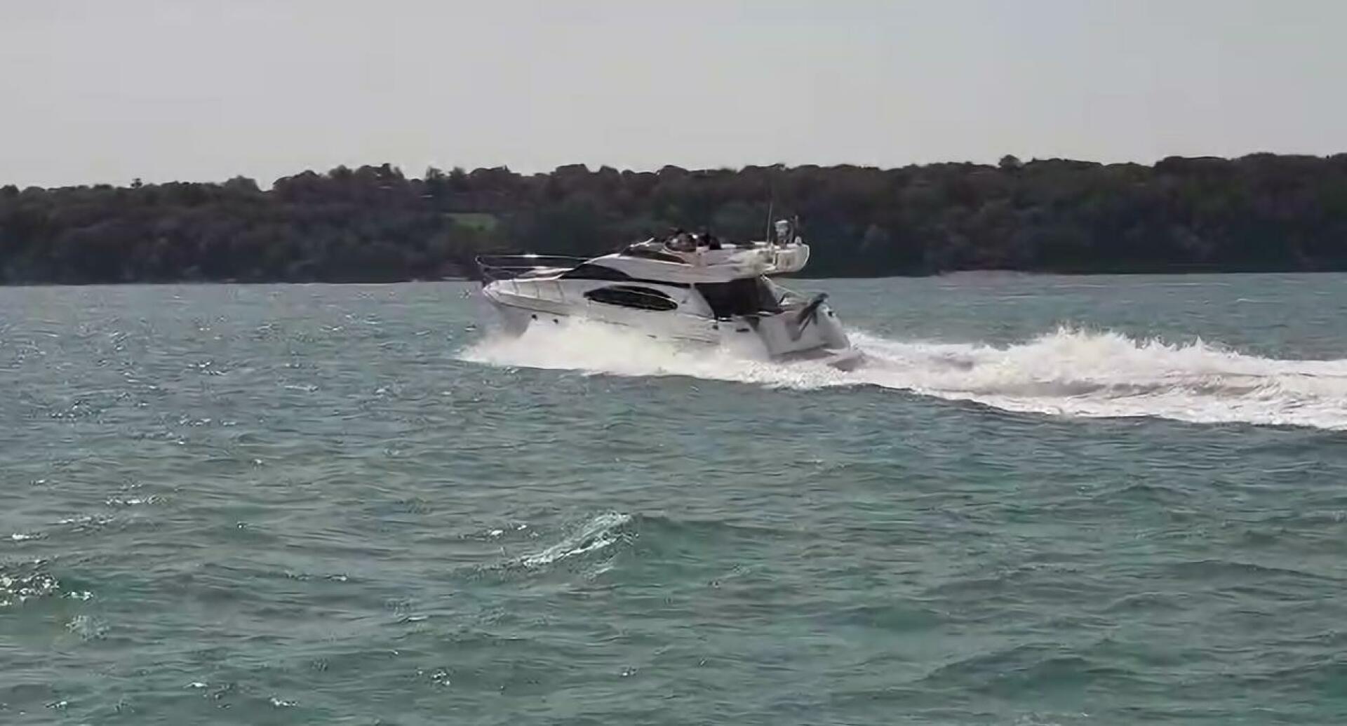 1999 Azimut 58 - Image 2