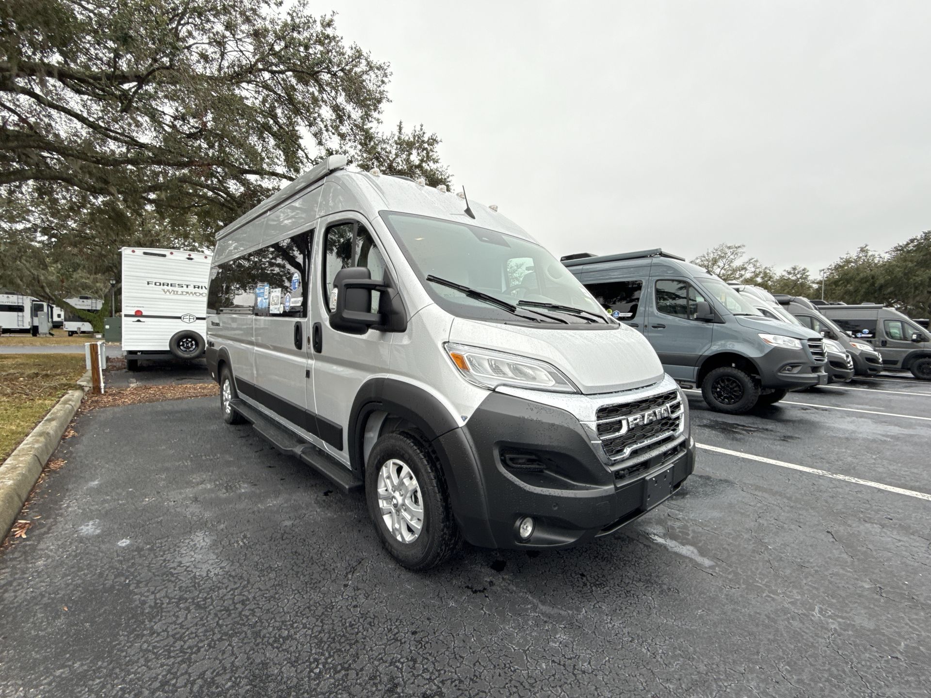 2025 Thor Motor Coach Tellaro