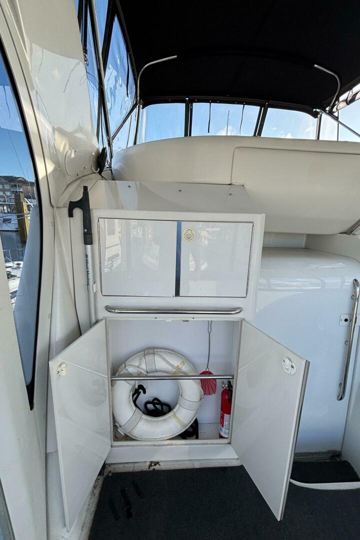 2001 Carver 396 Aft Cabin MY - Image 23