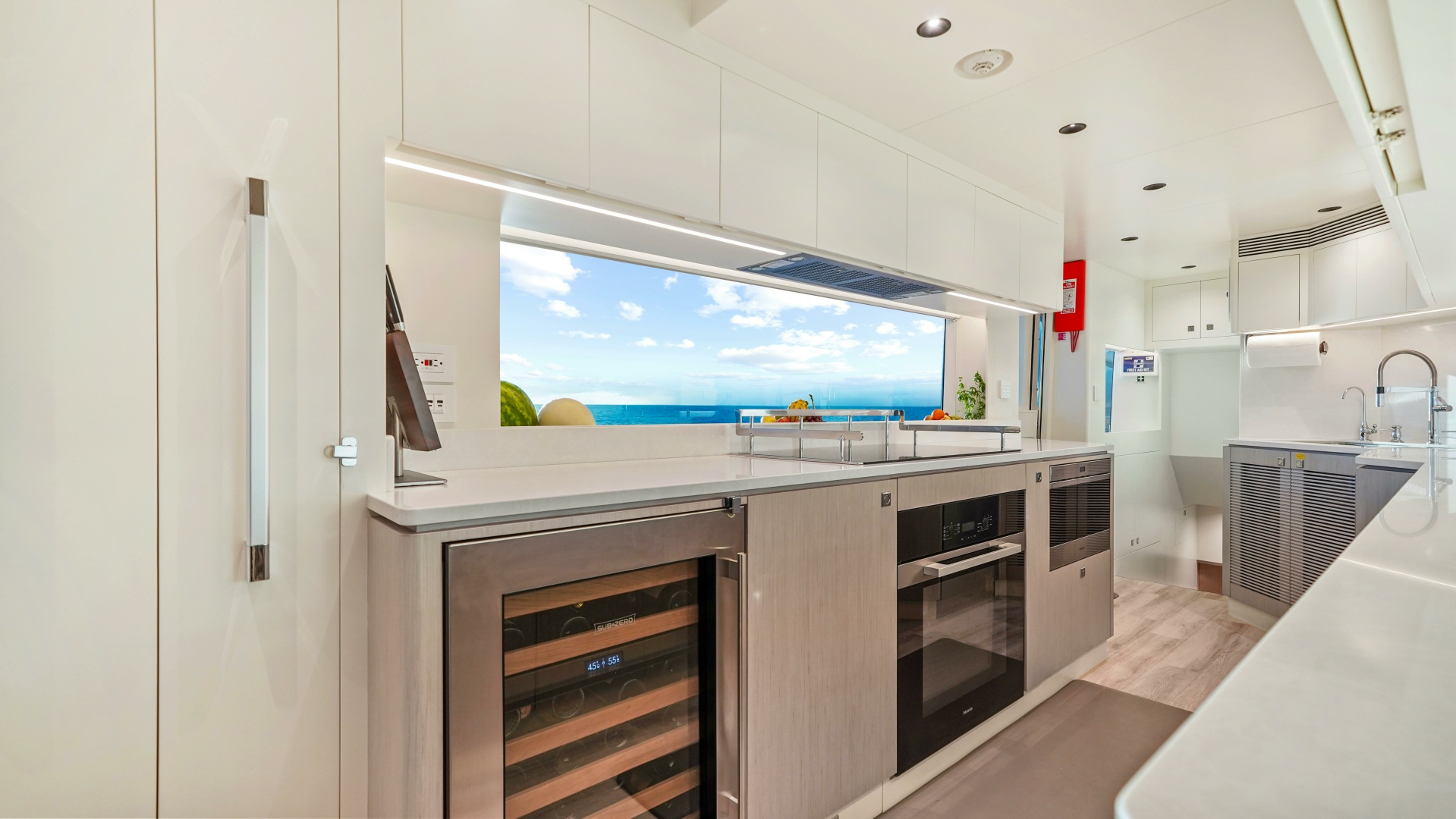 2025 Horizon Raised Pilothouse - Image 12
