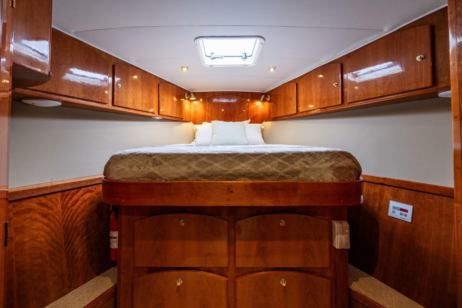 2001 Navigator 61 Pilothouse - Image 31