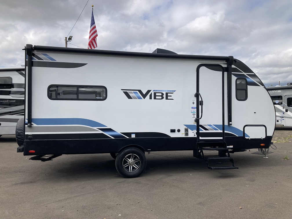 2020 Forest River Vibe West 17RS - Image 5