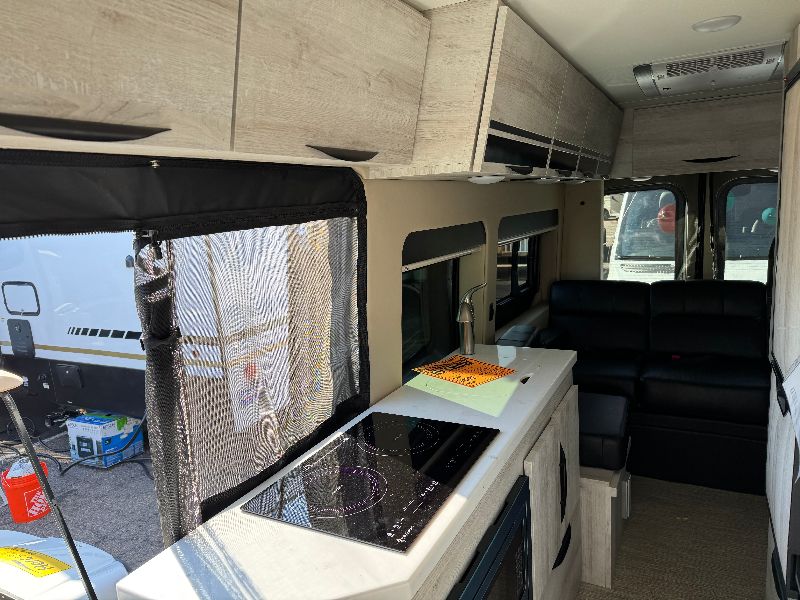 2025 Chinook Bayside RS - Image 5