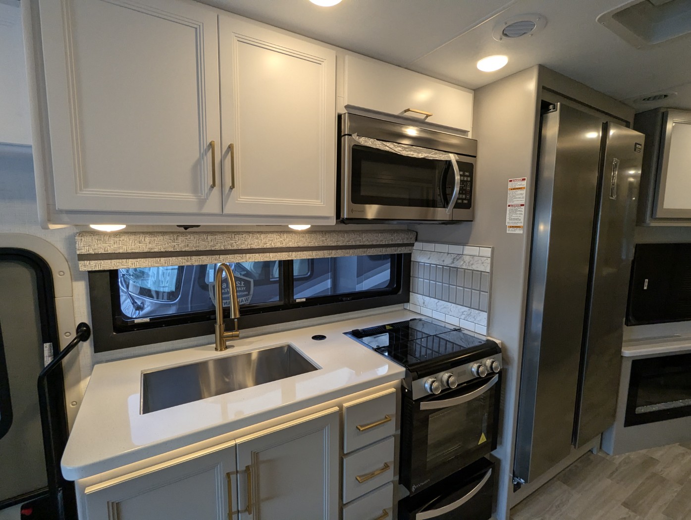 2026 Thor Motor Coach Windsport 35G - Image 14