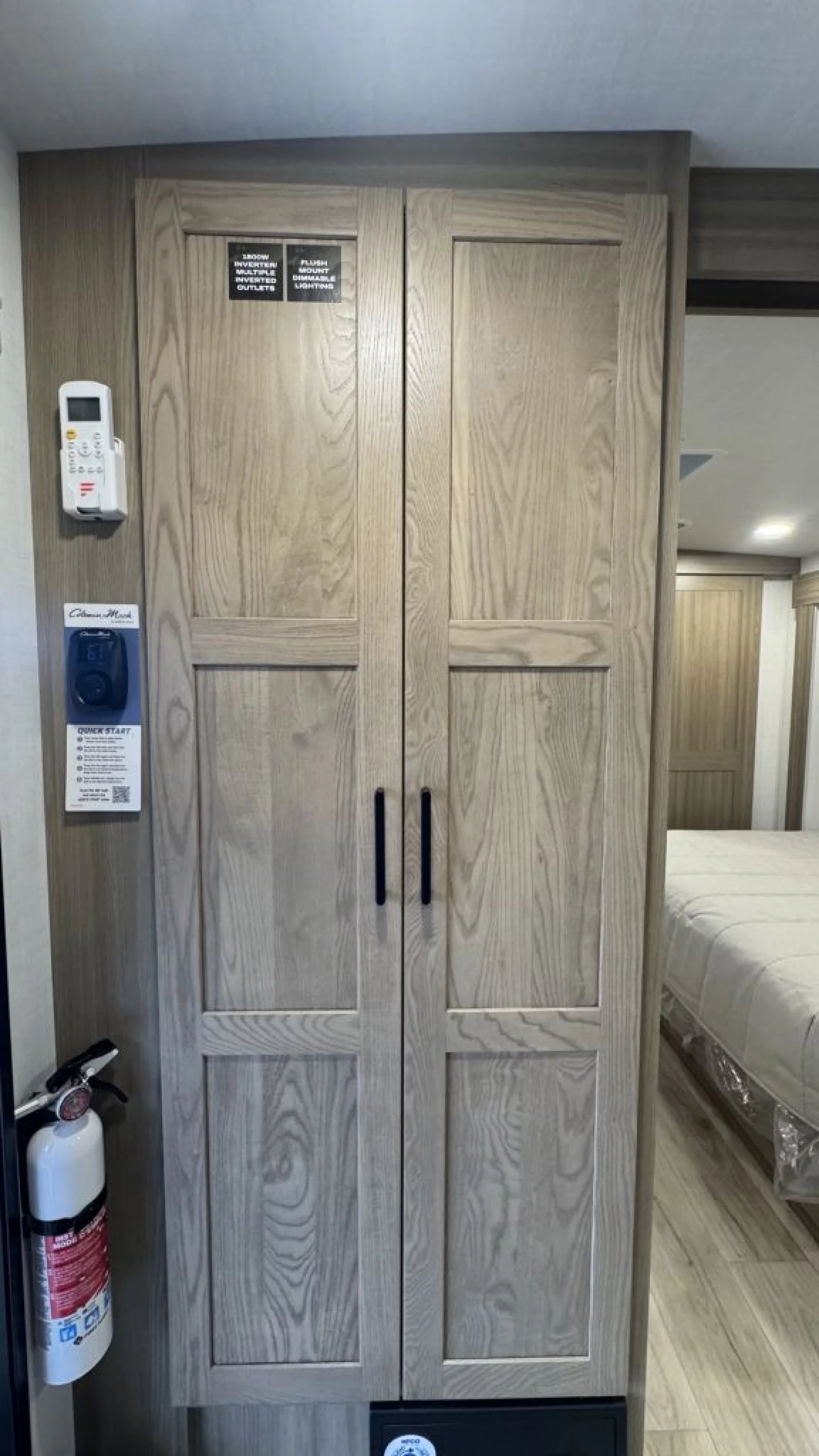 2027 FOREST RIVER ROCKWOOD MINI LITE 2523MBR - Image 27