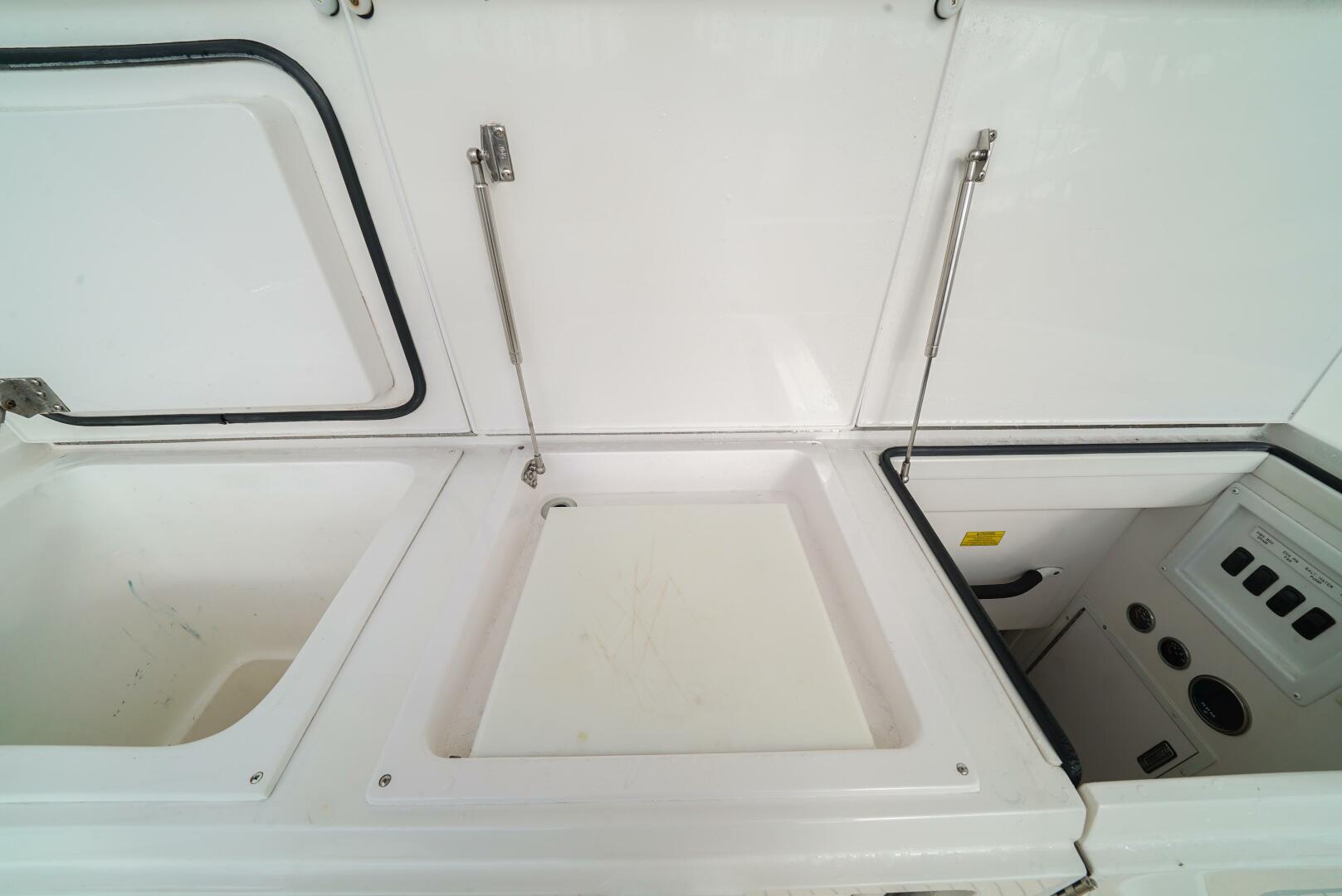 2007 Viking 45 Convertible - Image 30