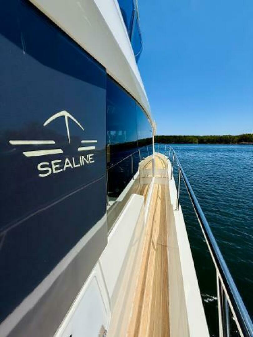 2019 Sealine F430 - Image 13