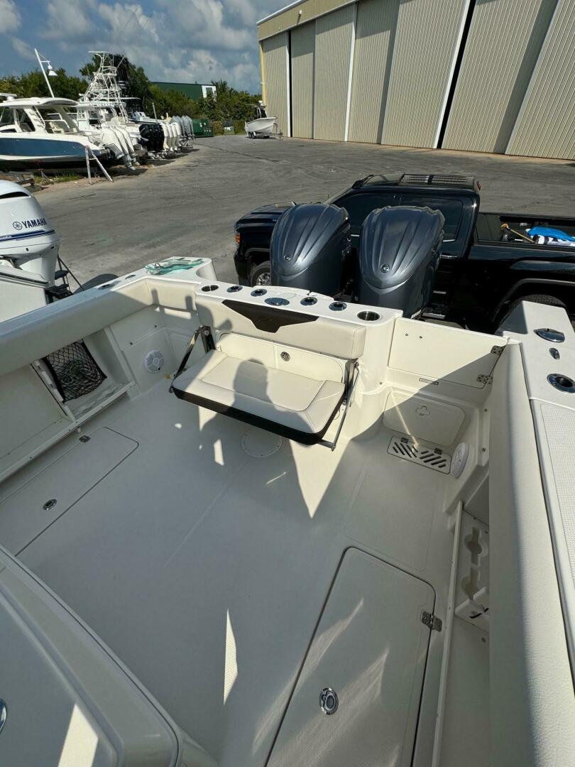 2023 Sailfish 290CC - Image 8