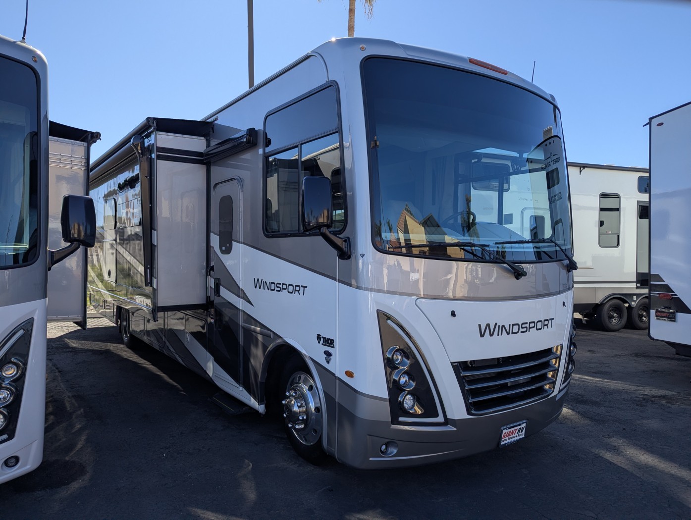 2026 Thor Motor Coach Windsport 35R - Image 1