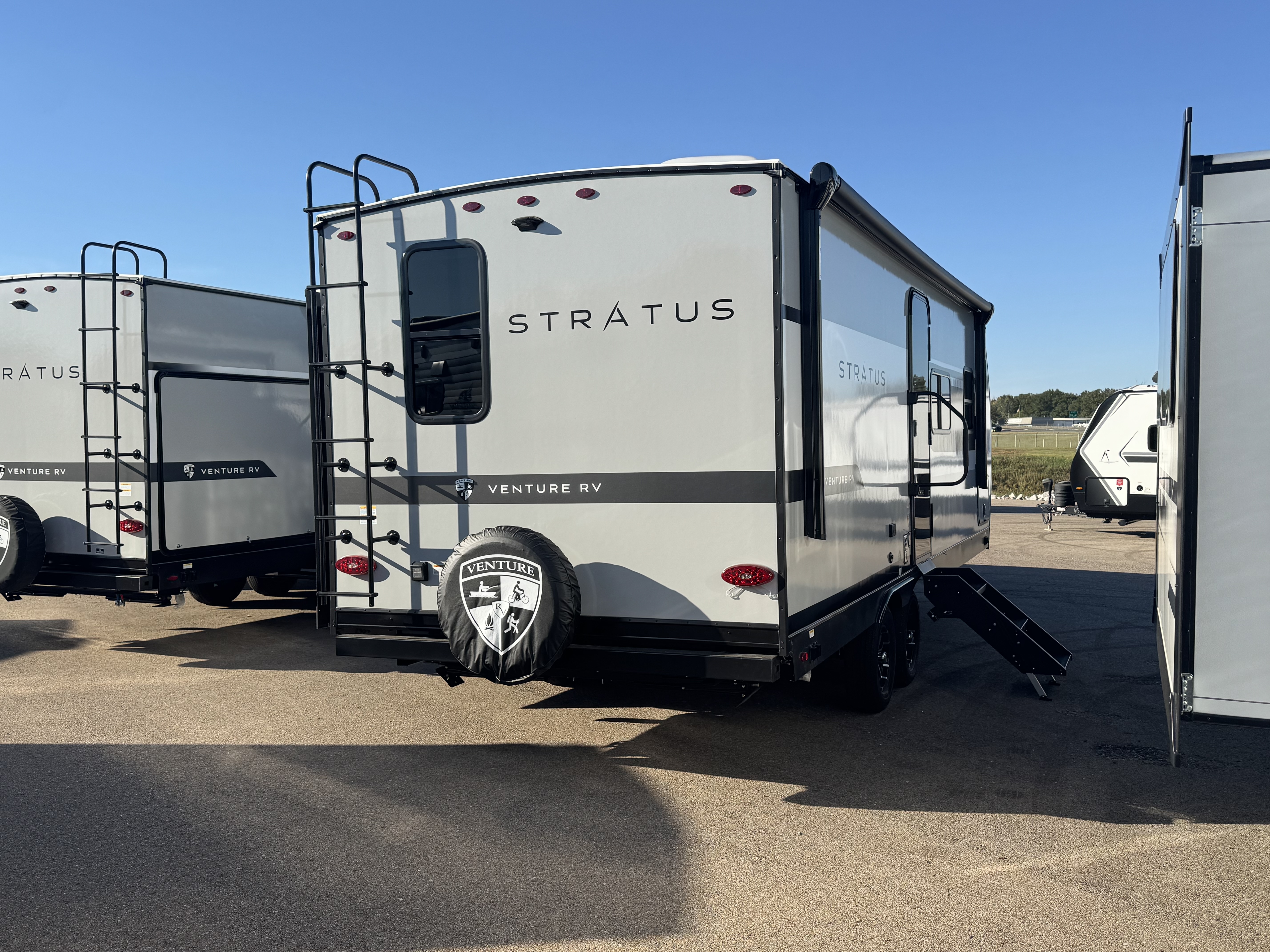 2027 VENTURE RV STRATUS 231VRK - Image 4