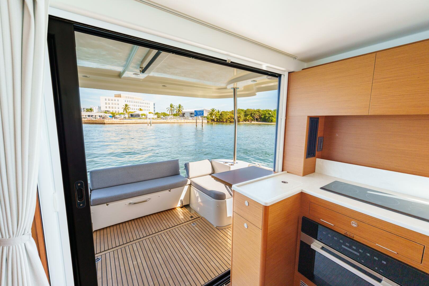 2025 Beneteau - Image 34
