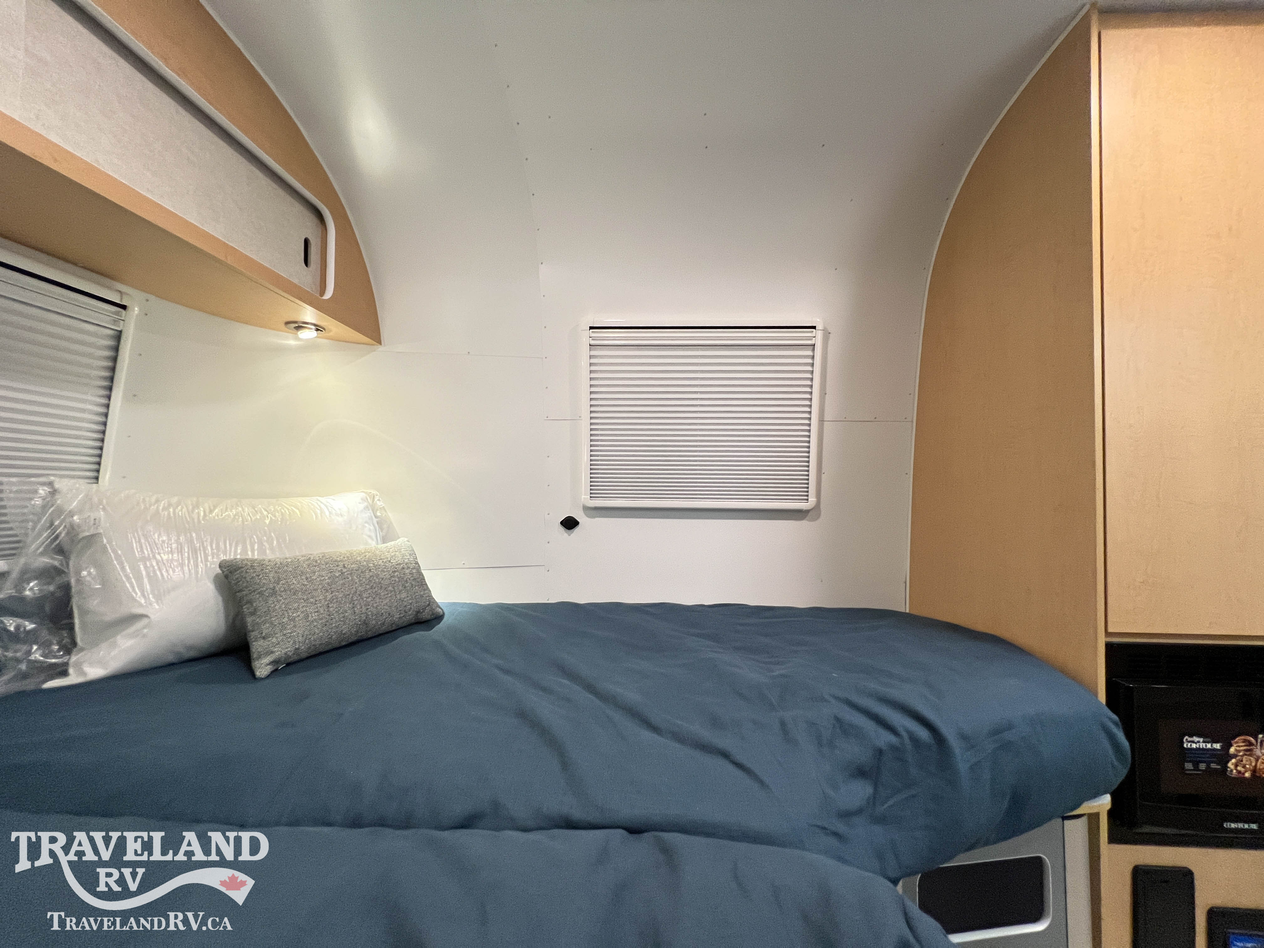 2026 AIRSTREAM 22RB WORLD TRAVELER - Image 19