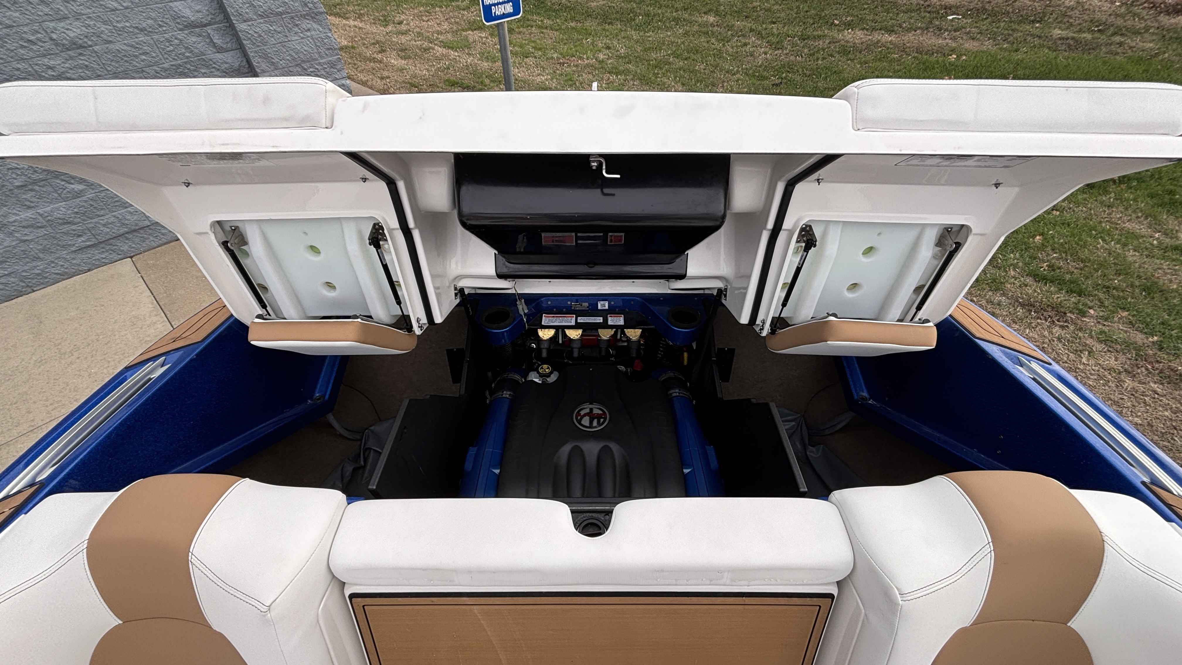 2022 MasterCraft X26 - Image 41