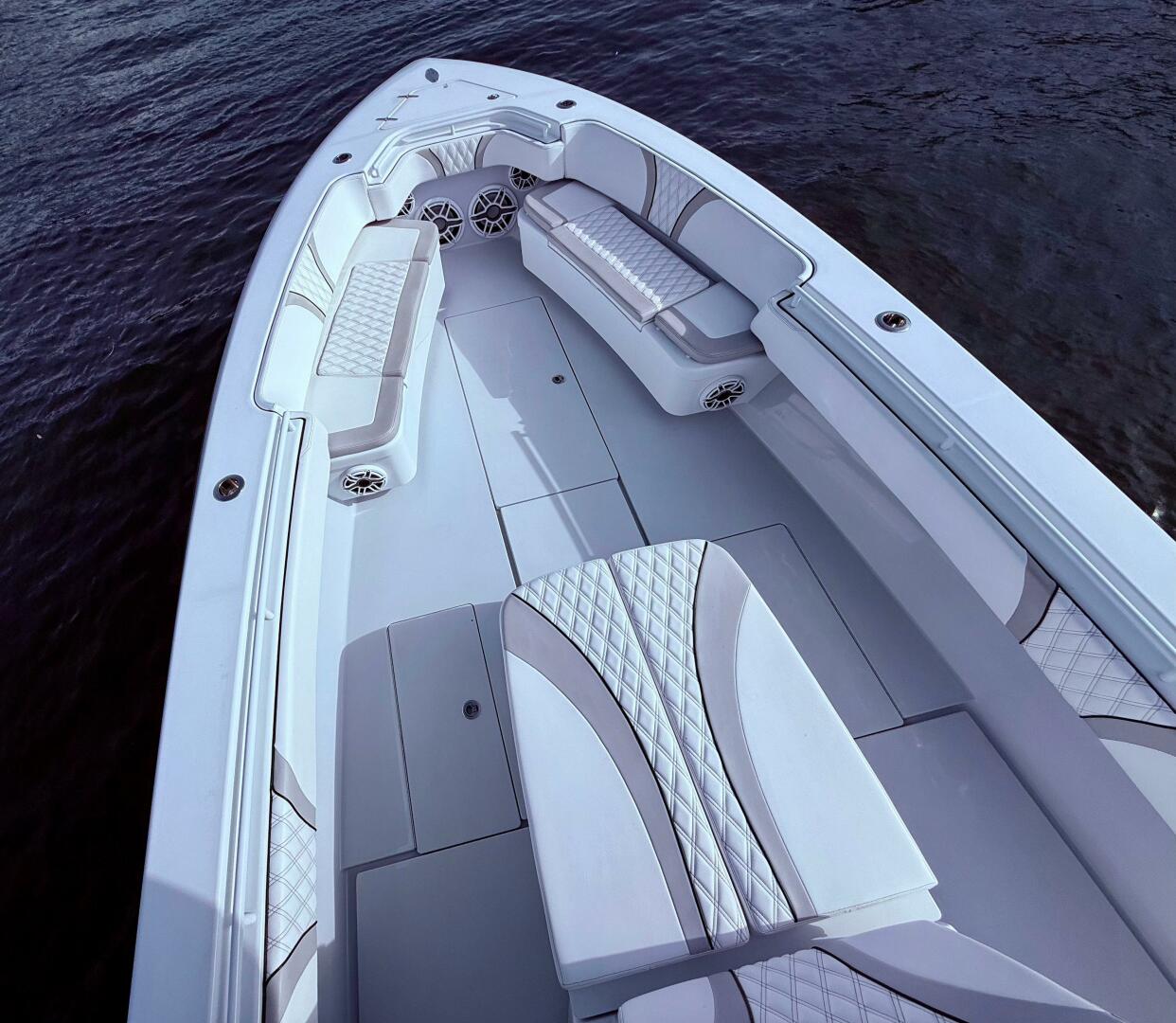 2024 Contender 39 ST - Image 27