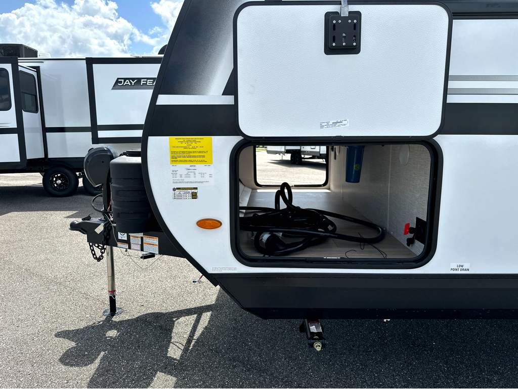 2027 JAYCO JAY FEATHER 29QBH - Image 9