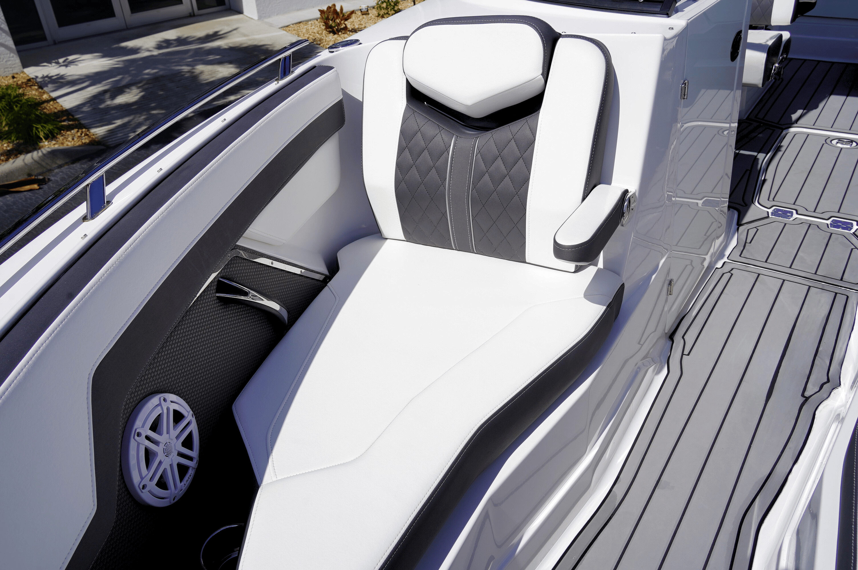 2023 MONTEREY 275SS - Image 25