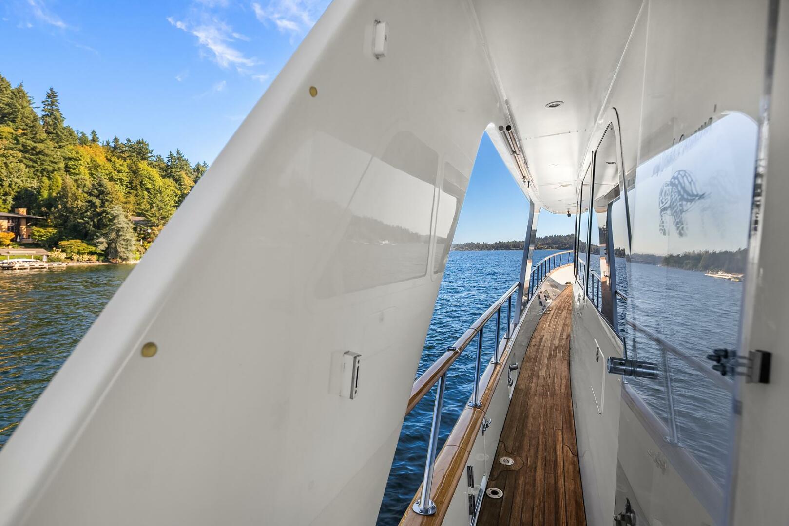 2001 Rayburn Custom Yachts Flush Deck - Image 62