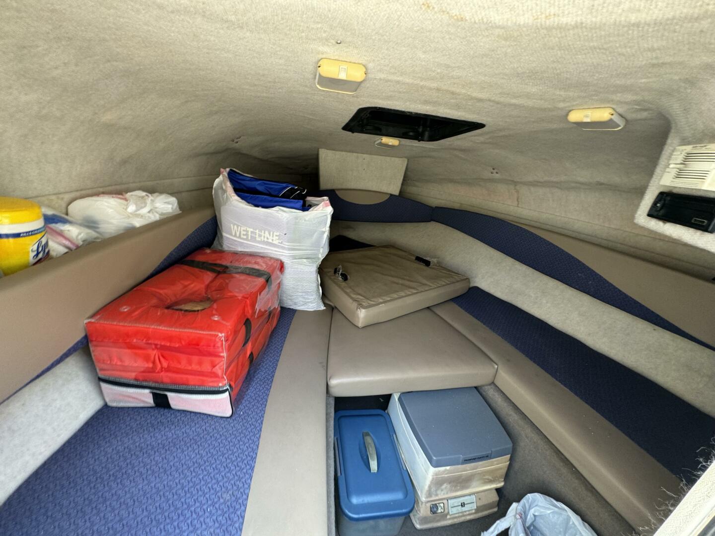 2003 Bayliner 212 Capri Cuddy Cabin Base - Image 12