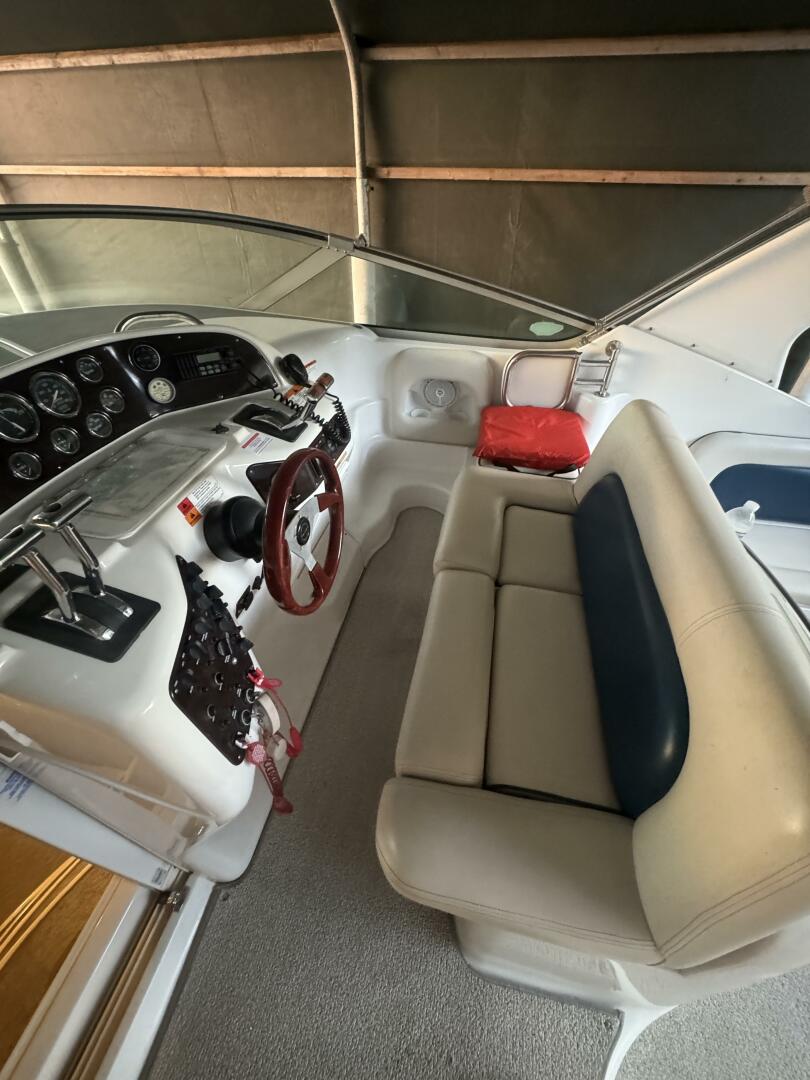 2003 Chris-Craft 328 Express Cruiser - Image 5