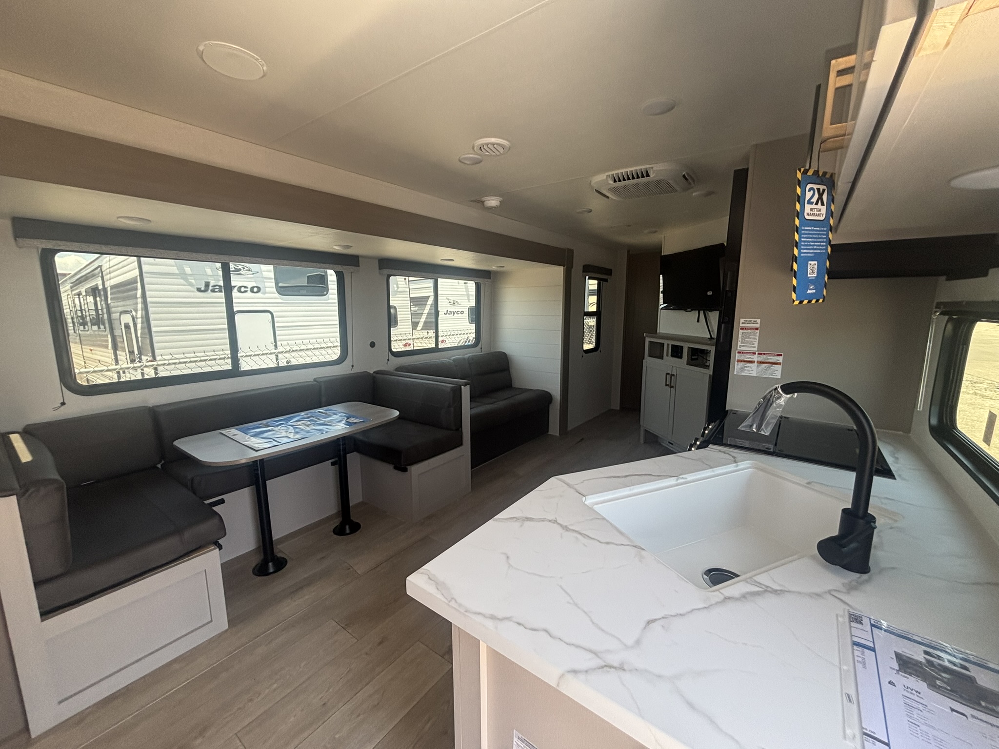 2027 JAYCO JAY FLIGHT 295TBS - Image 15