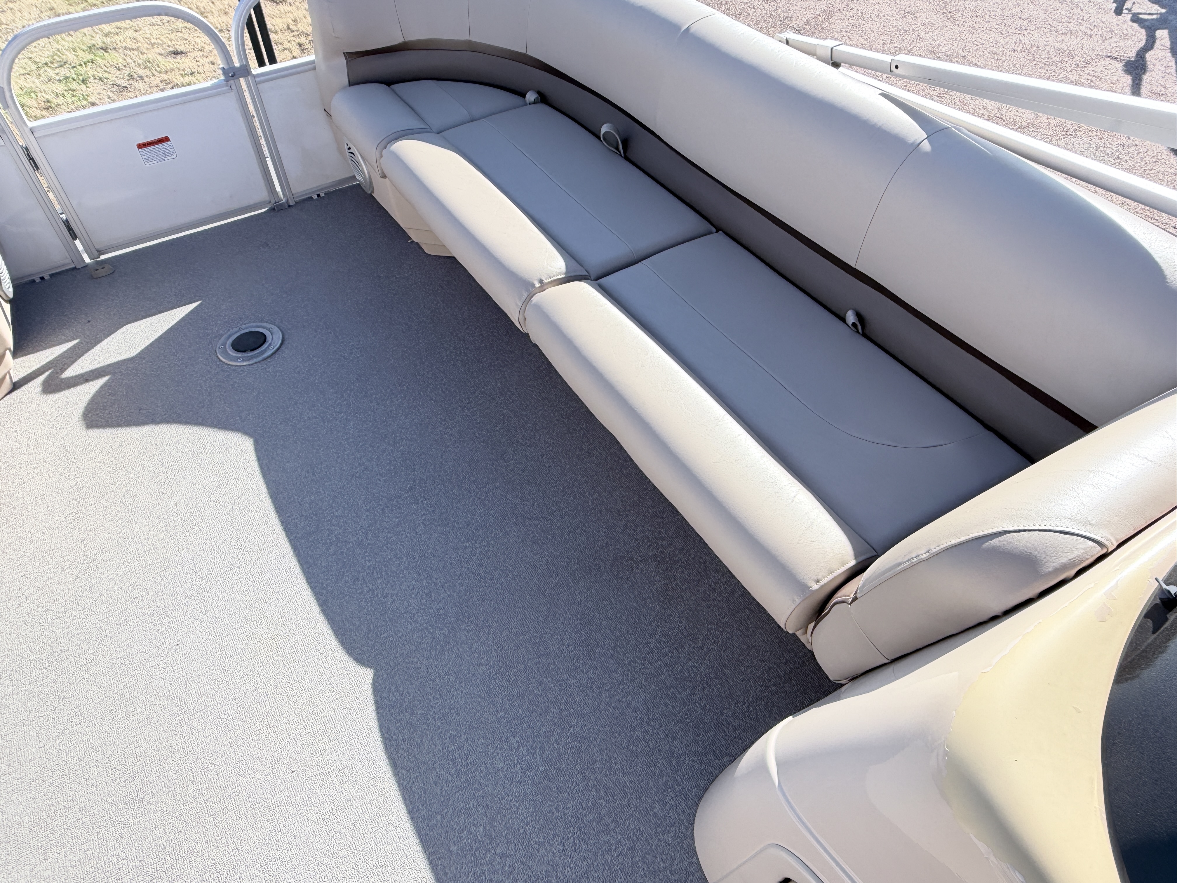 2017 TRACKER 2016 PARTY BARGE 22 DLX - Image 13