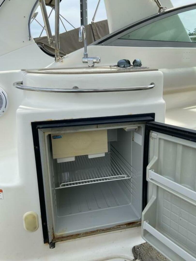 2006 Larson 274 Cabrio - Image 8