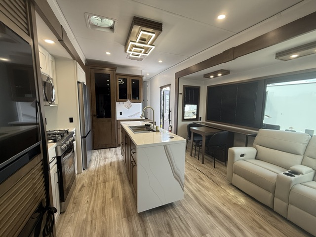 2027 Keystone Montana 3100RL - Image 8
