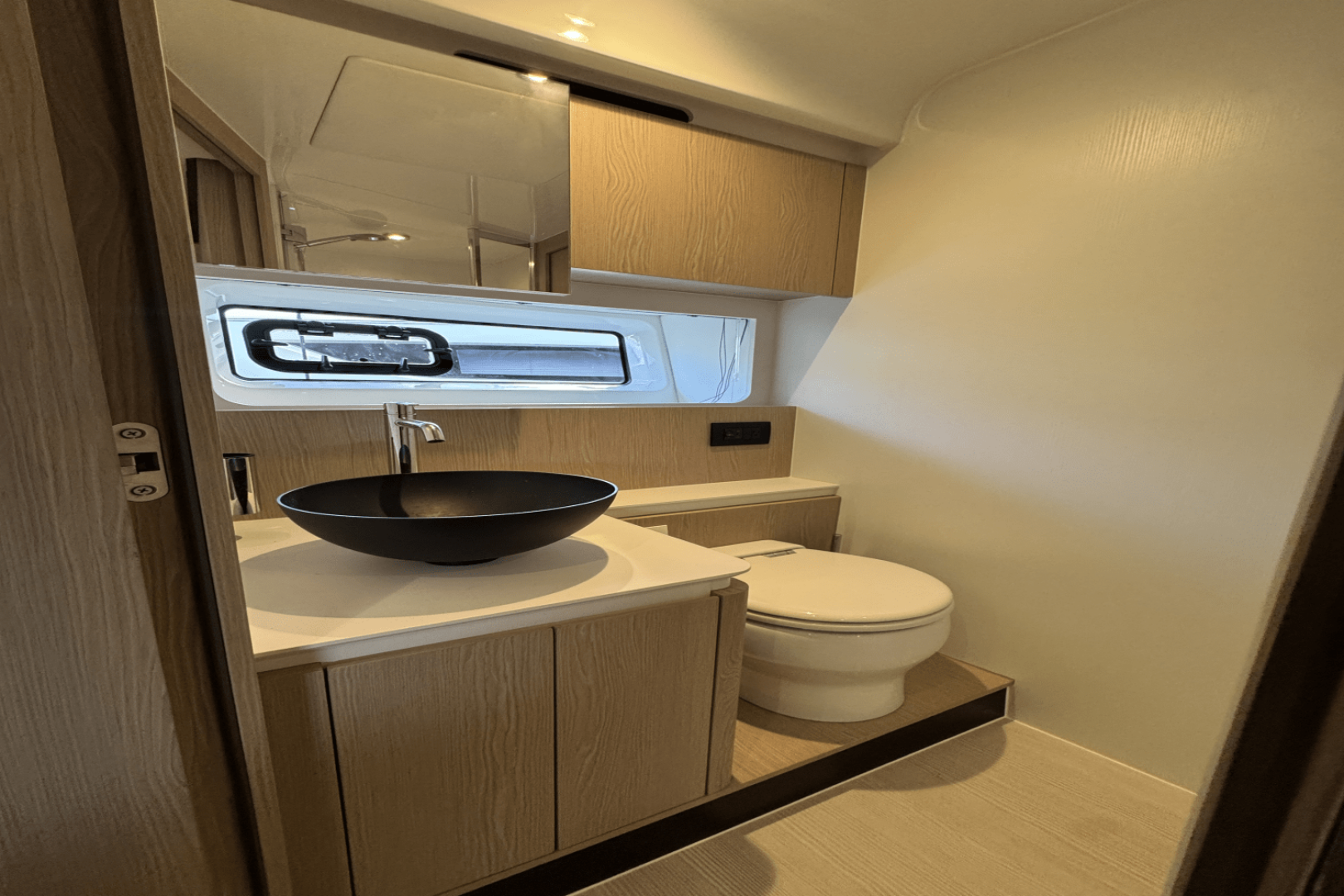 2023 Azimut Azimut 53 FLY Base - Image 30