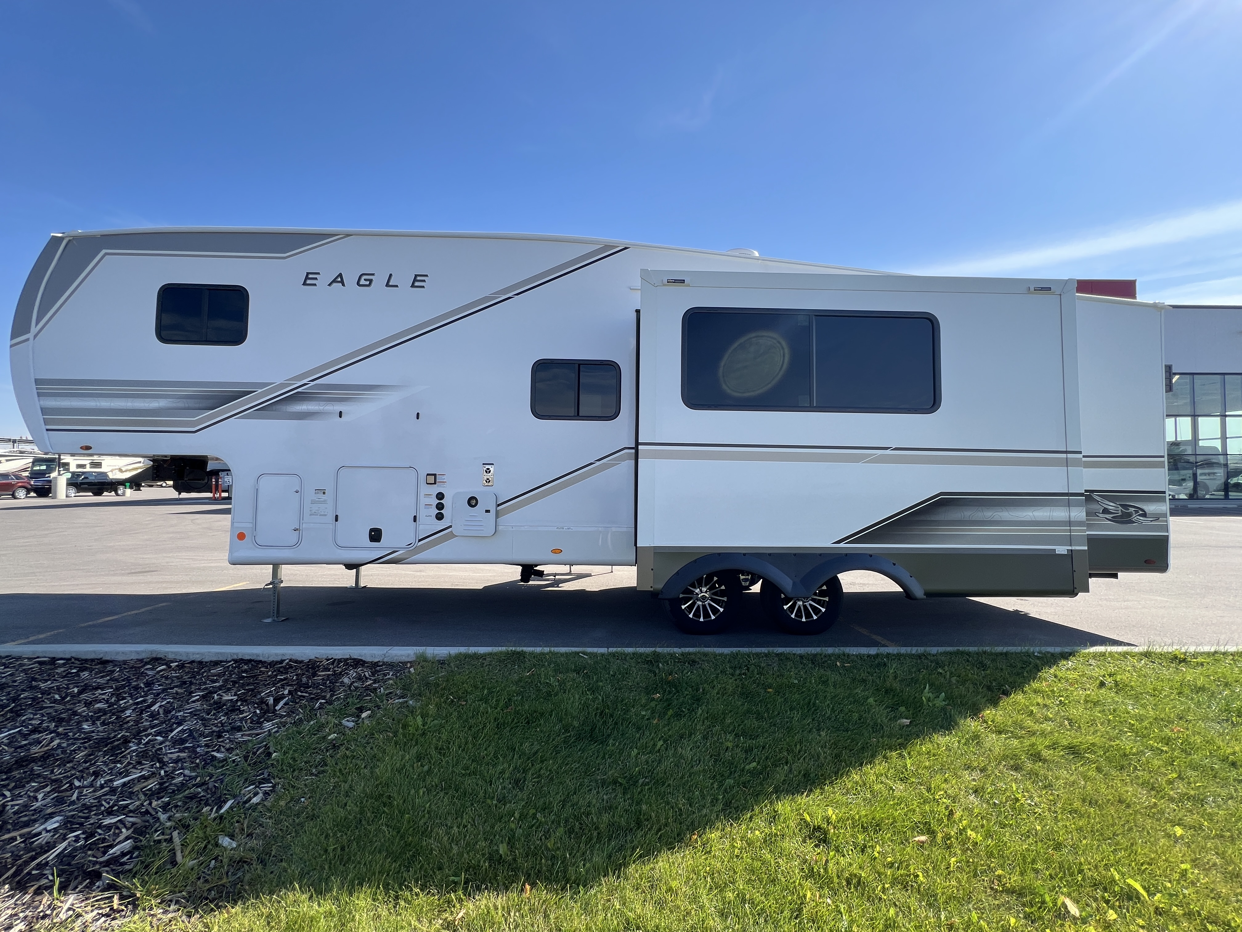2027 Jayco Eagle SLE 28BHU - Image 7