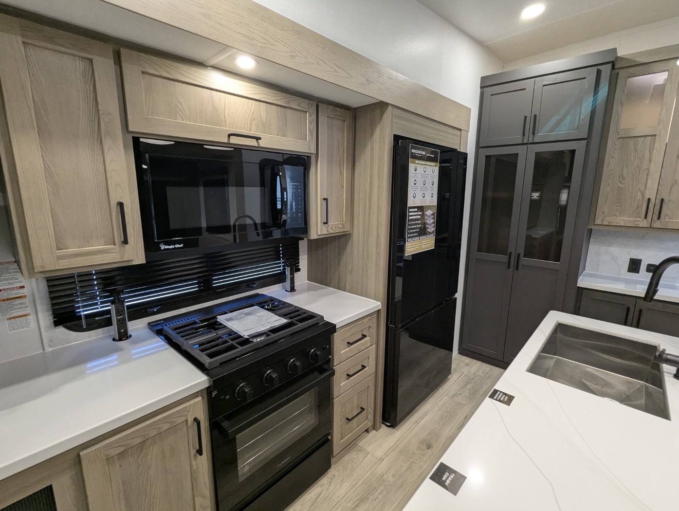 2026 Forest River Rockwood Signature R361RLS - Image 26