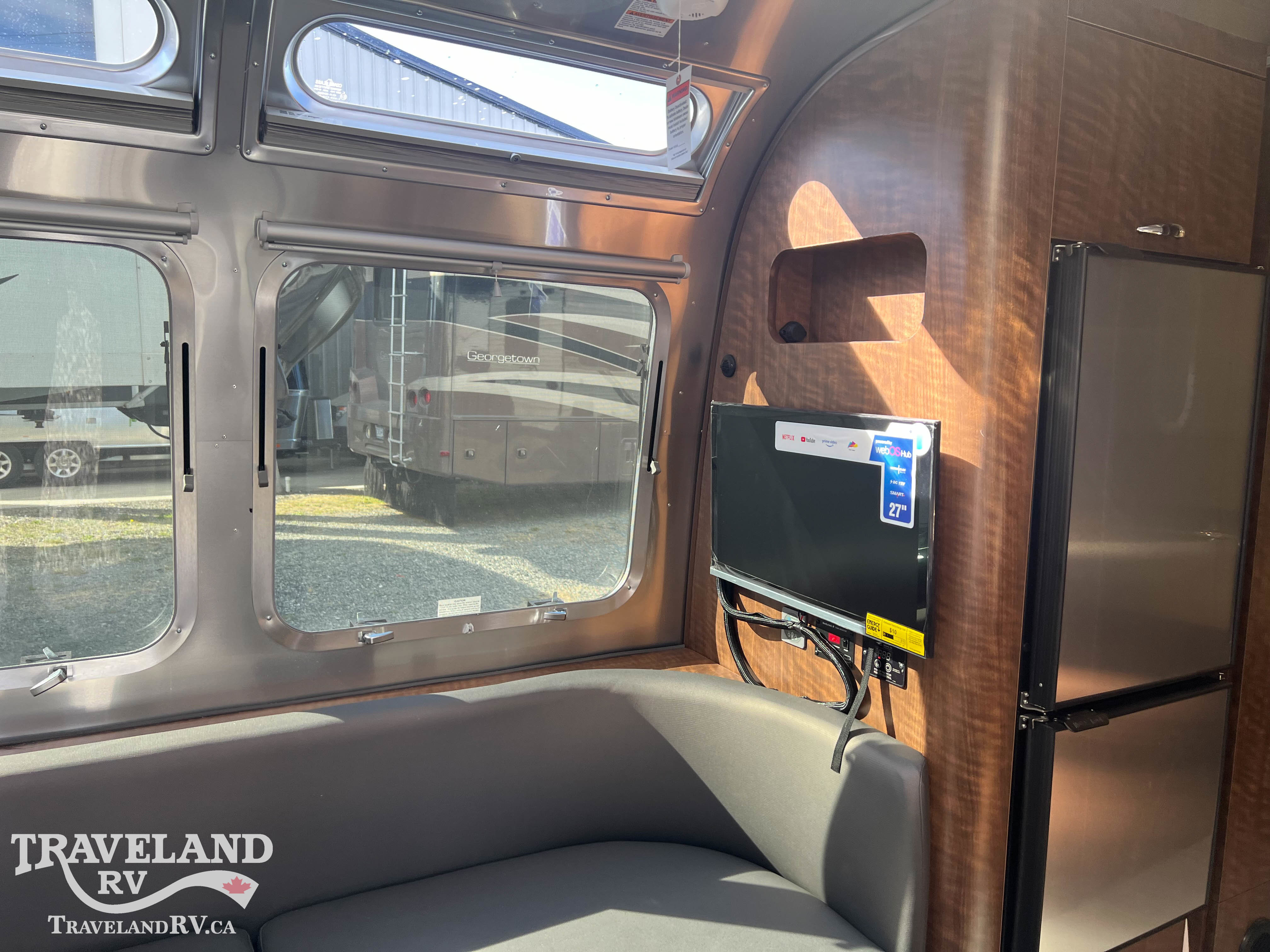 2026 Airstream Globetrotter 25FB - Image 10