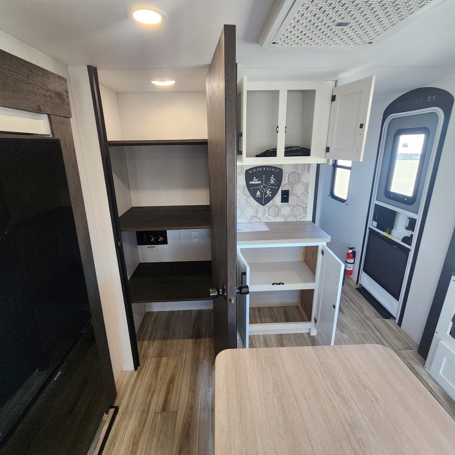 2026 VENTURE RV SIENNA 293VIK - Image 24