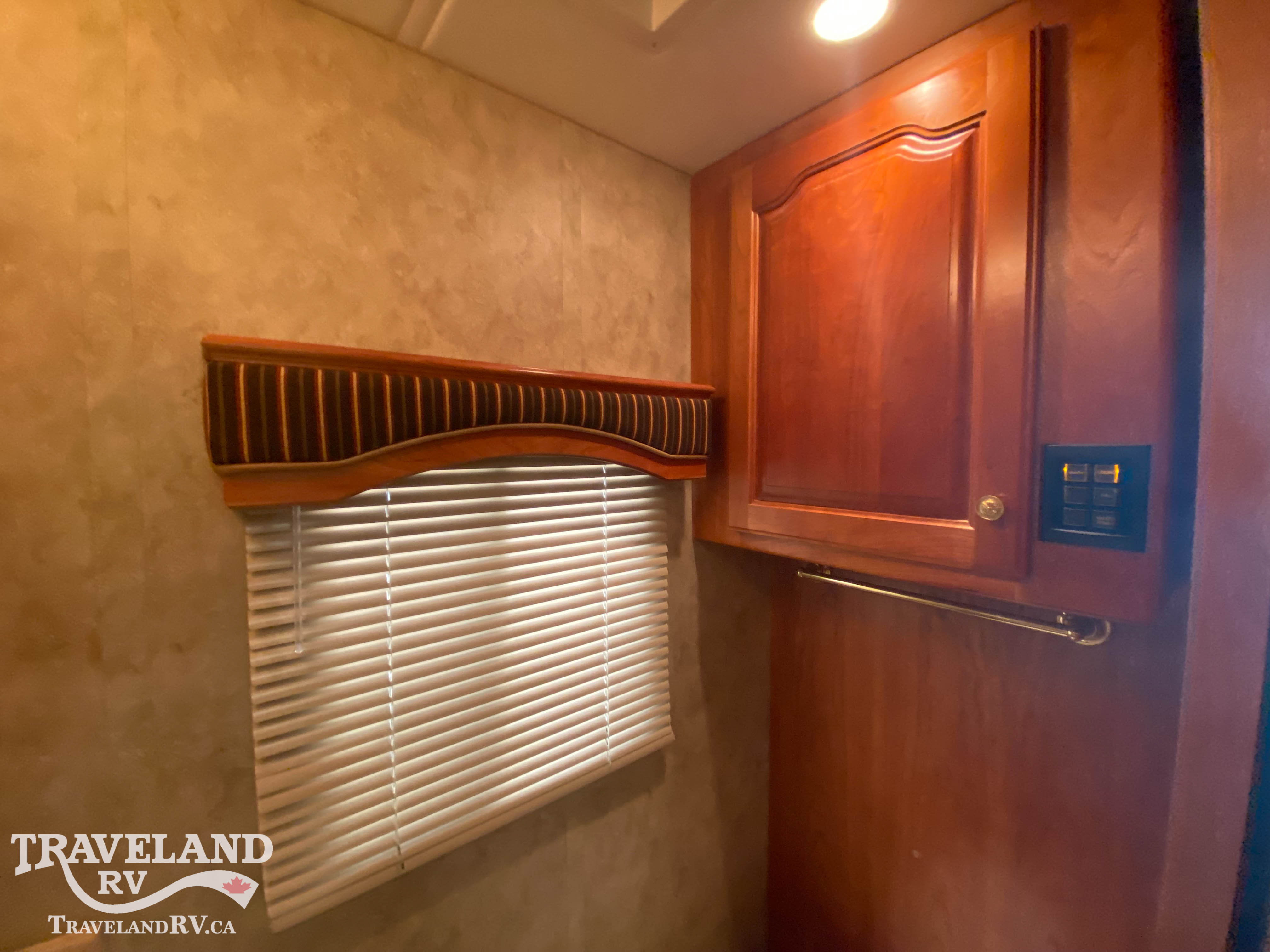 2007 COUNTRY COACH ALLURE 42 - Image 23