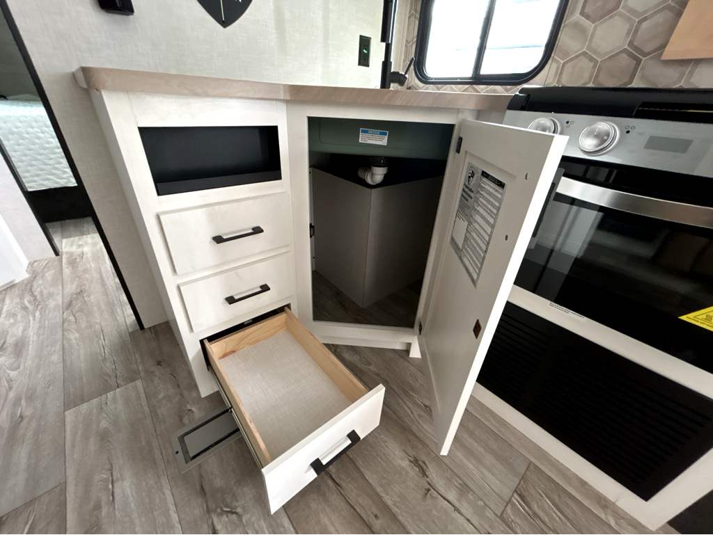 2026 VENTURE RV SIENNA 241VRD - Image 21