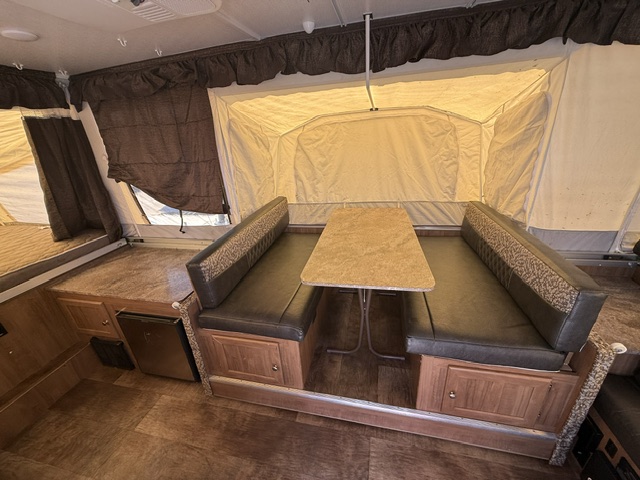2017 Forest River Rockwood Premier 2514G - Image 11
