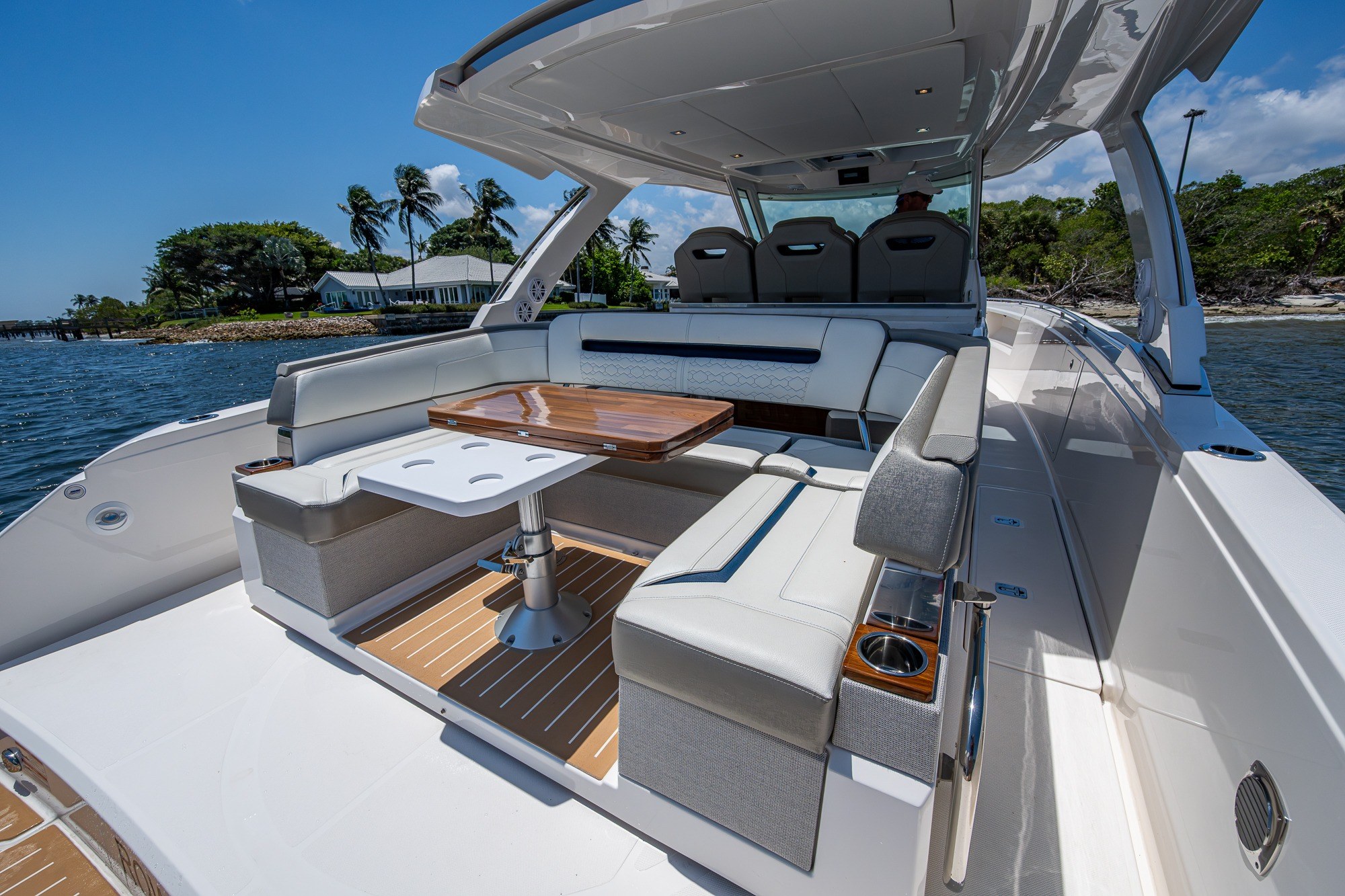 2024 Tiara Yachts 38 LS Base - Image 28