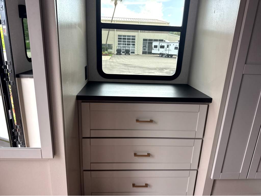 2027 JAYCO JAY FEATHER 26FK - Image 10