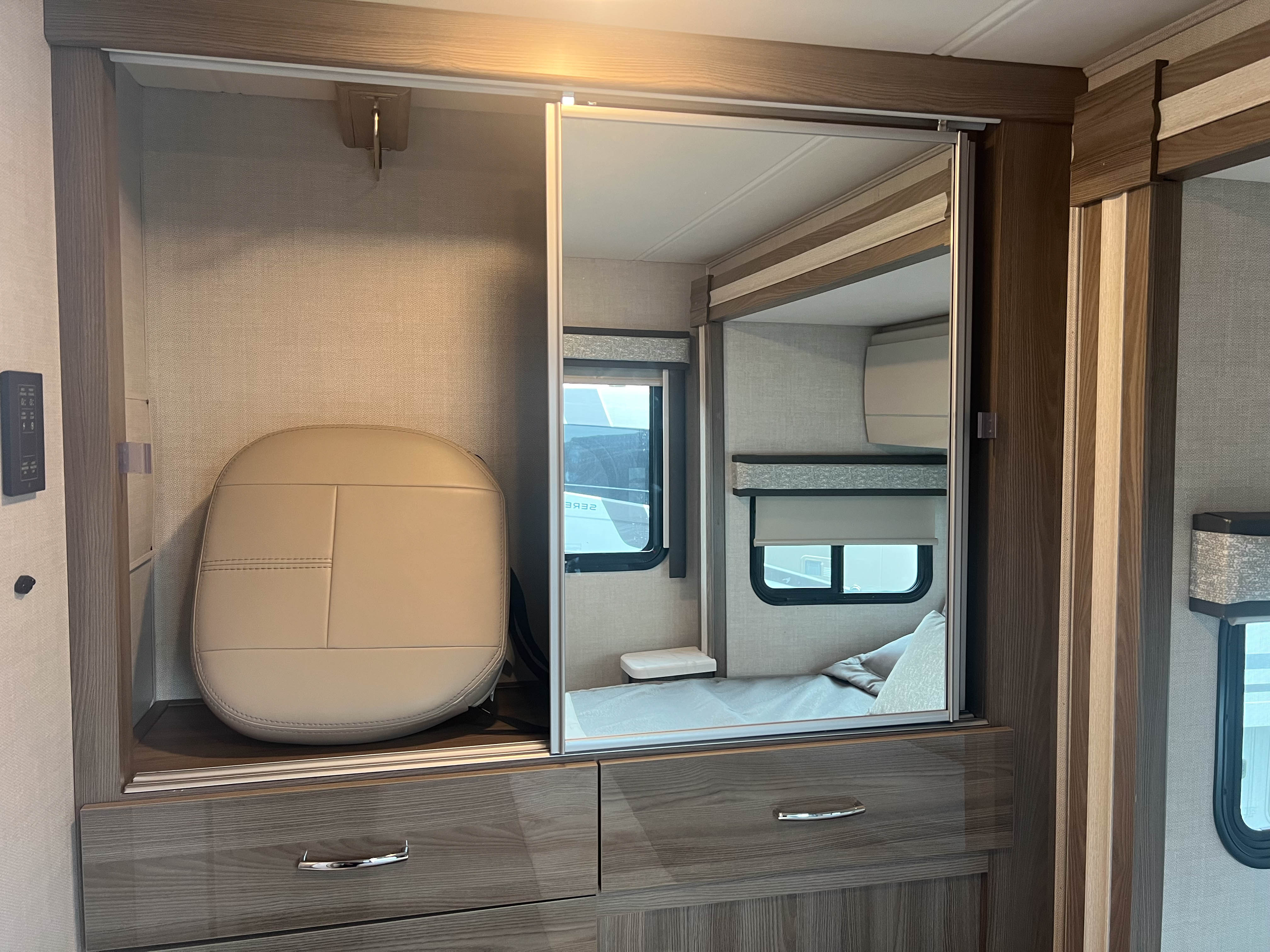 2024 Thor Motor Coach Tiburon 24RW - Image 27