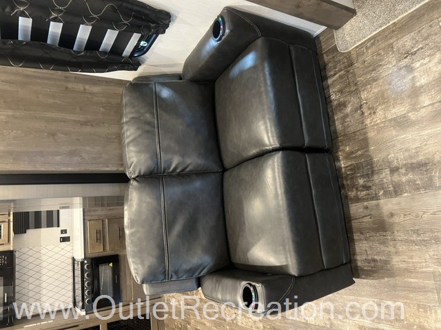 2022 Forest River Sabre 37FBT - Image 7