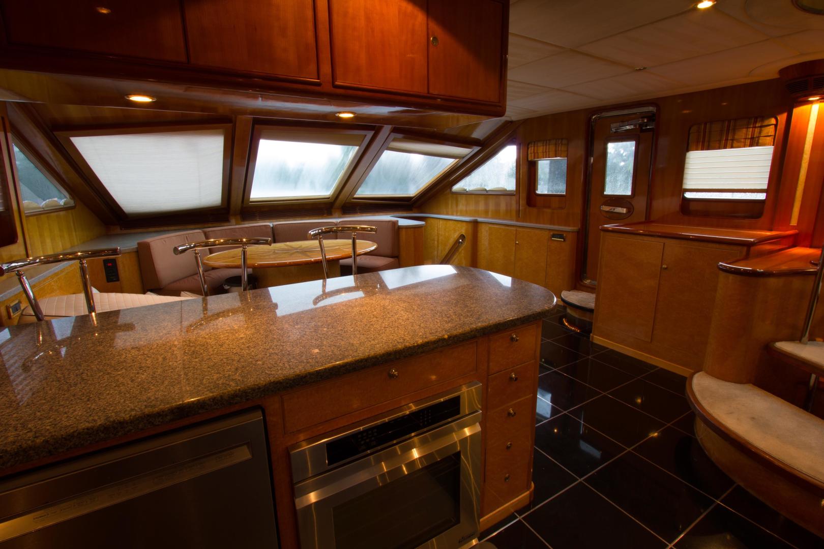 2002 President 100 Motor Yacht - Image 14