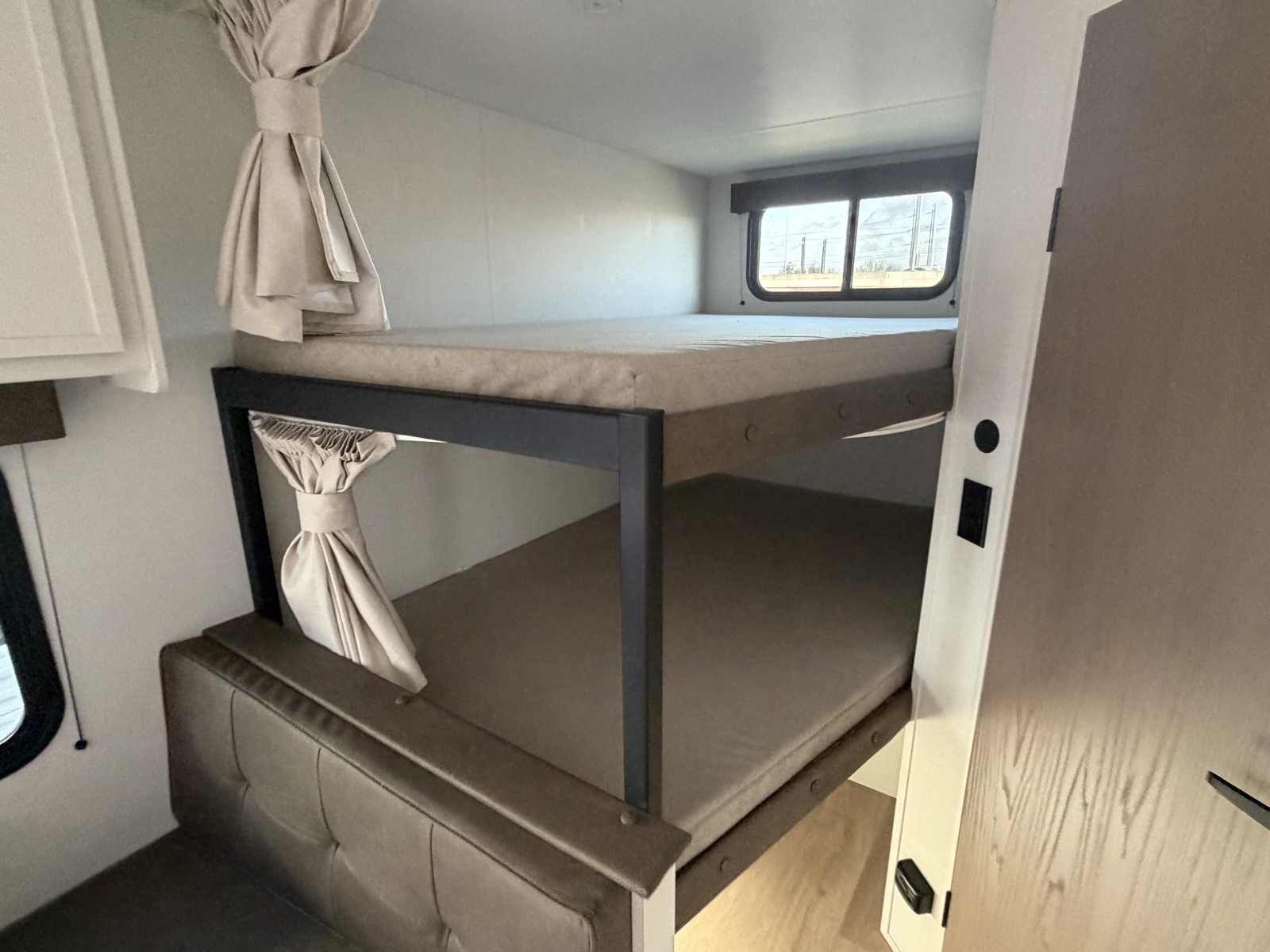 2026 GRAND DESIGN 26BHX - Image 34