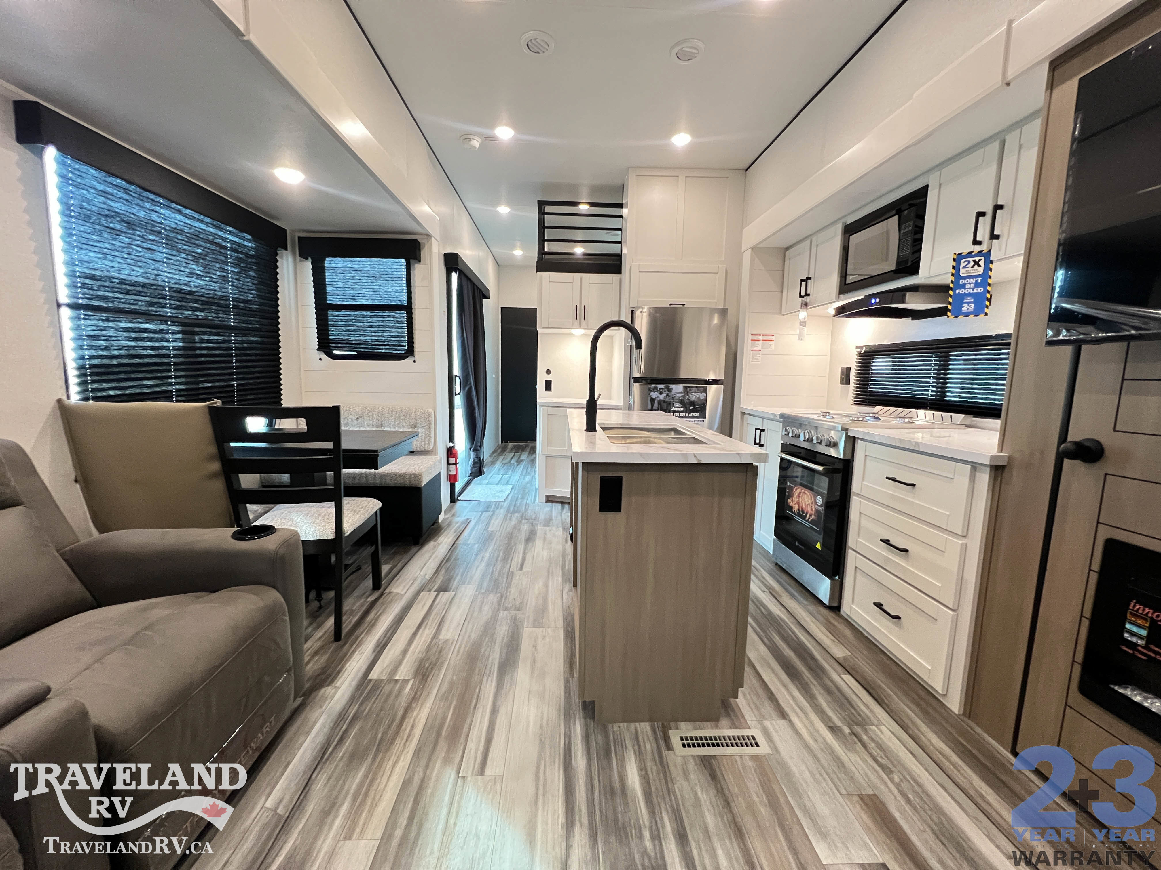2026 Jayco Jay Flight Bungalow 401LOFTDS - Image 4