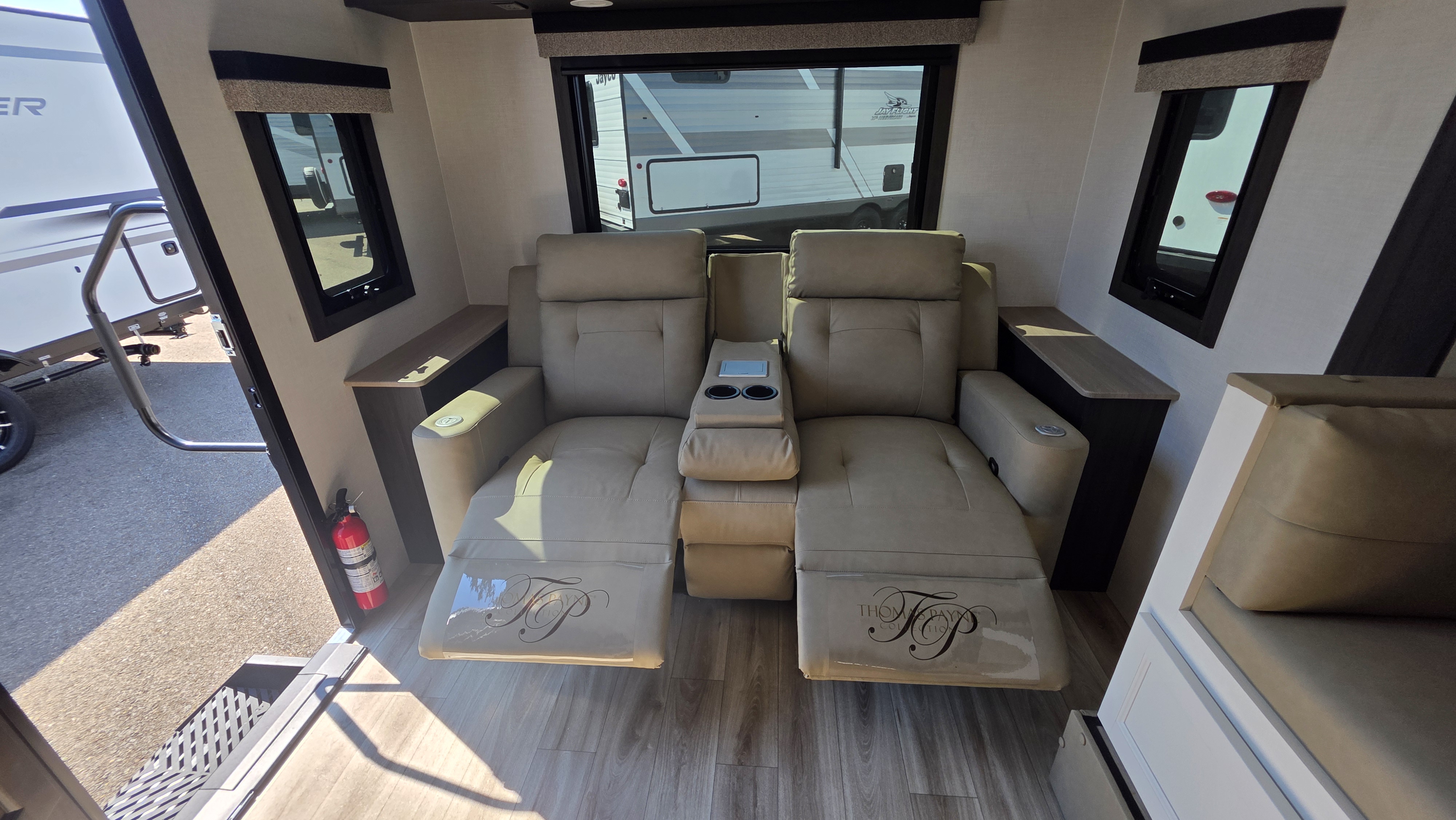 2027 VENTURE RV SPORTTREK STINGER 232VRL - Image 20