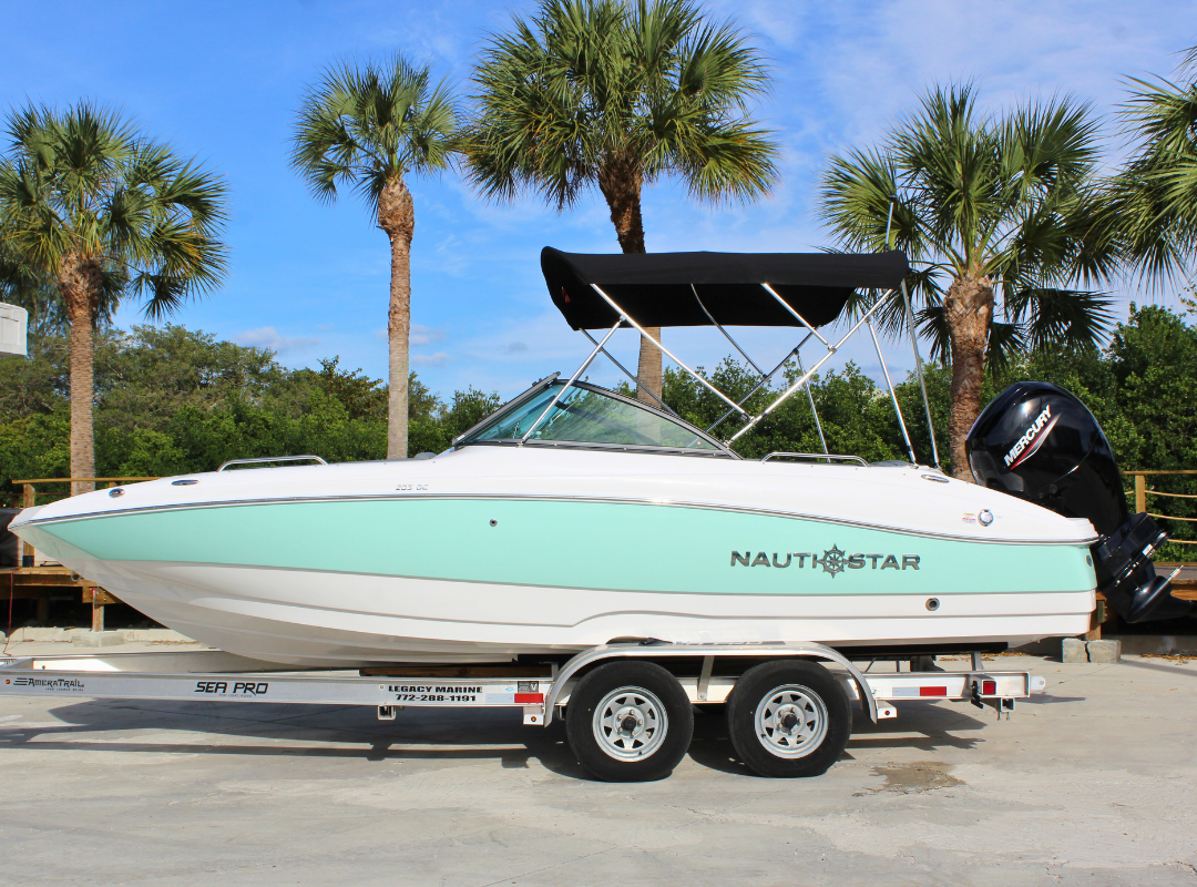 2024 NauticStar 203 DC Deck - Image 14