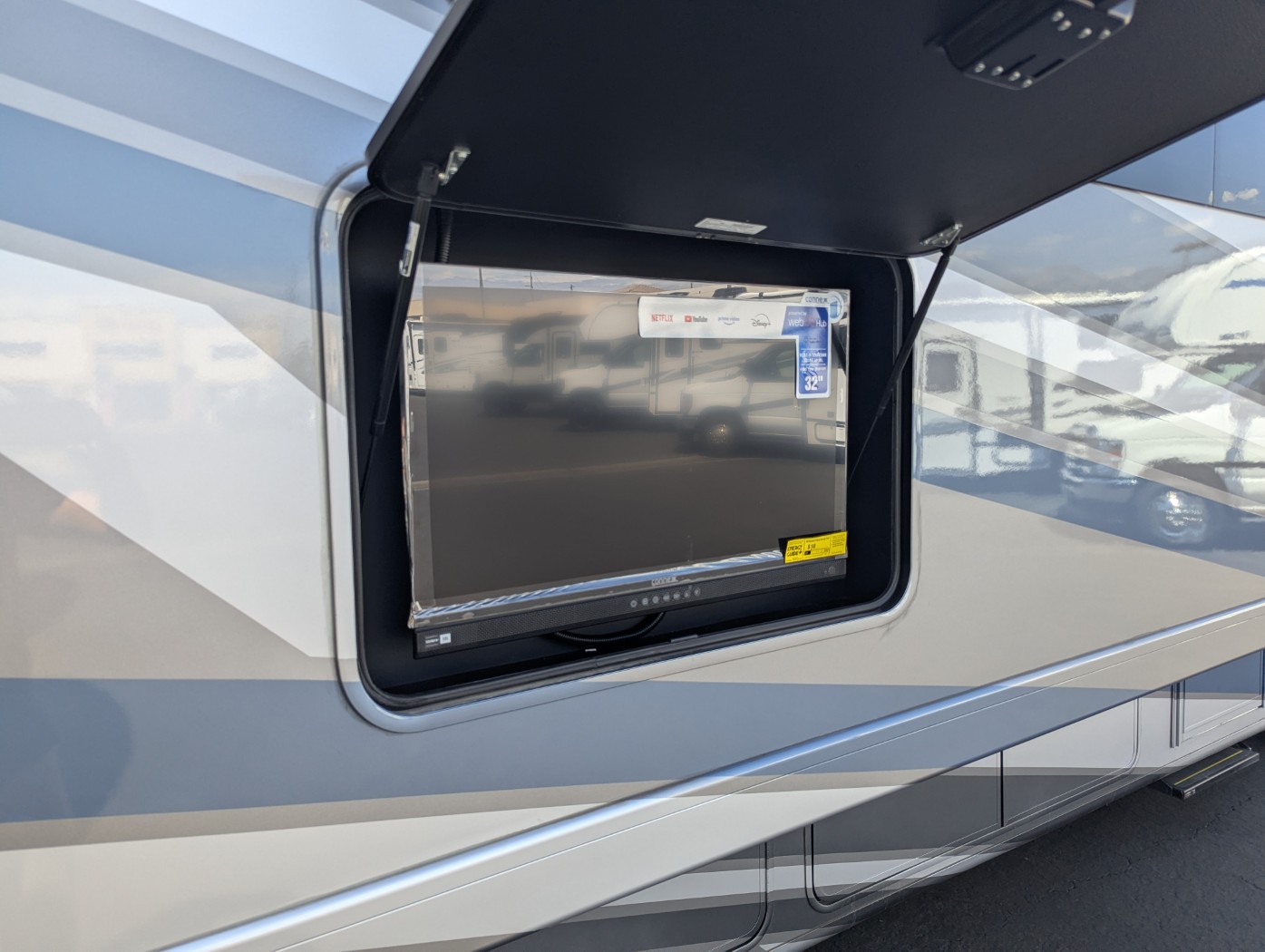 2025 Thor Motor Coach Windsport 35R - Image 9