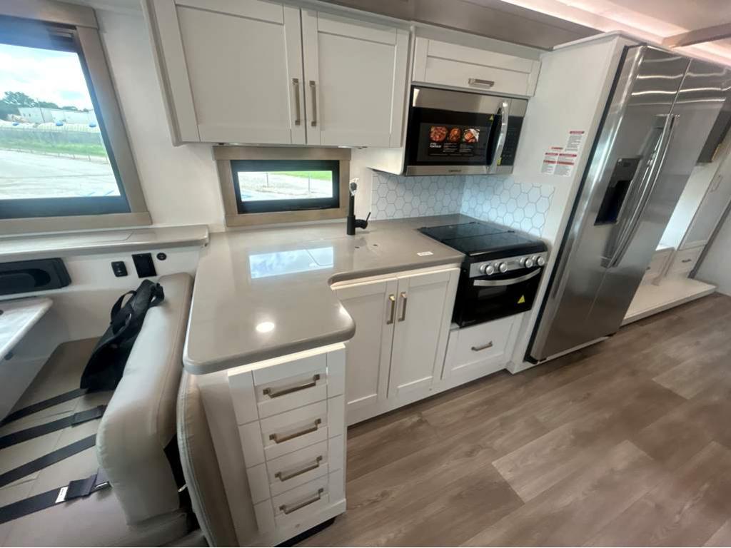 2027 ENTEGRA COACH VISION XL 36C - Image 23