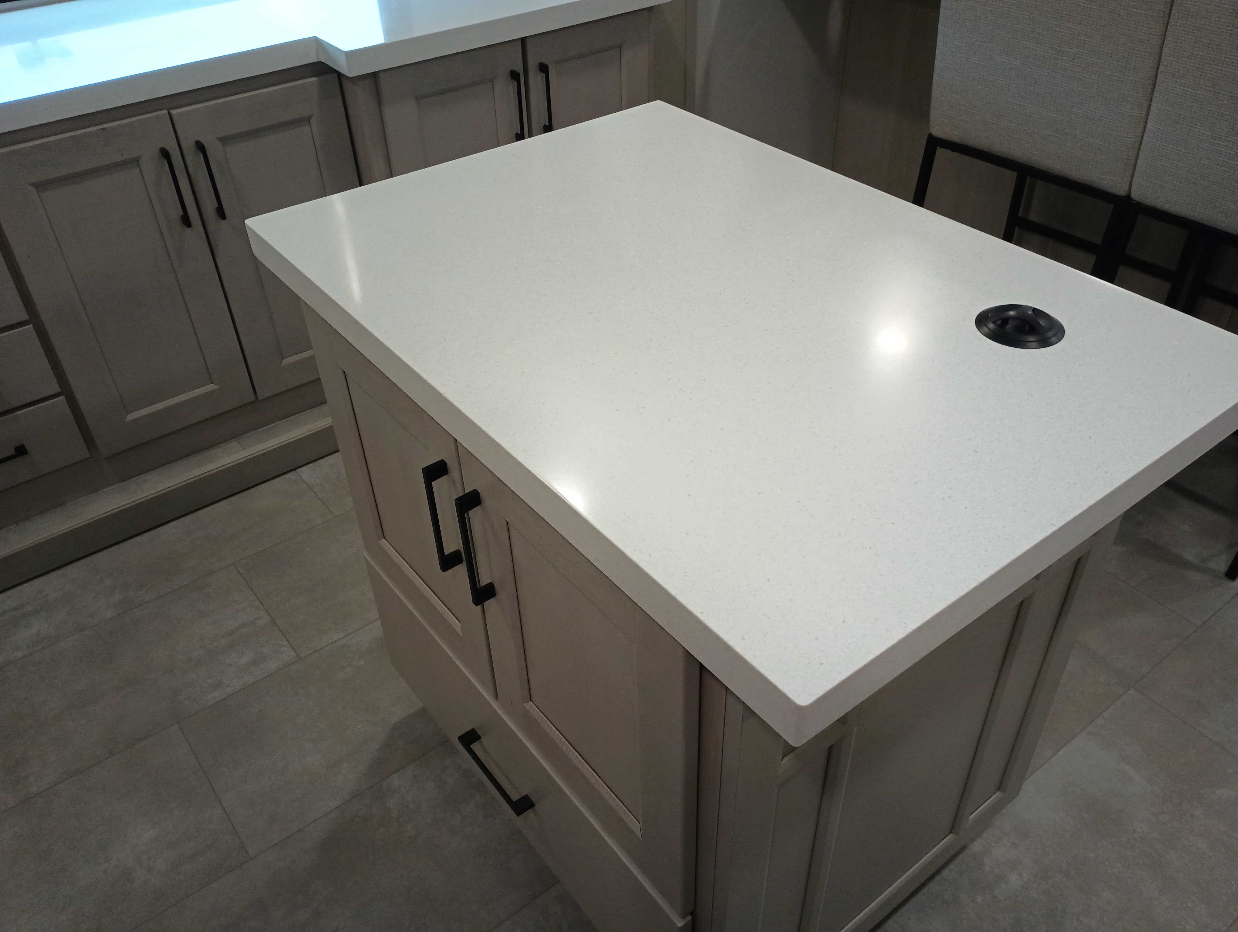 2025 Grand Design Solitude 390RK - Image 13