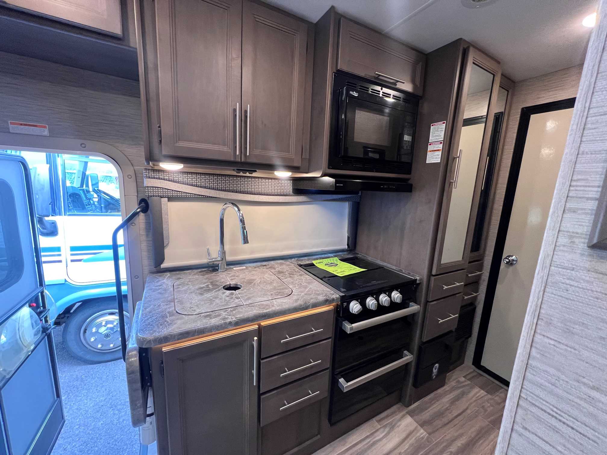 2023 Thor Motor Coach Outlaw 29J - Image 17